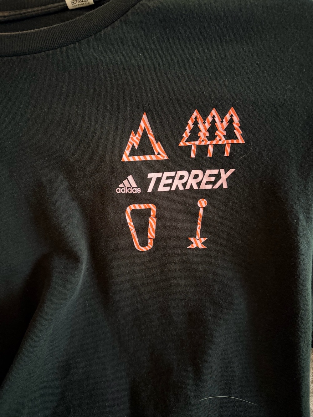 Adidas tee - Picture 3 of 4